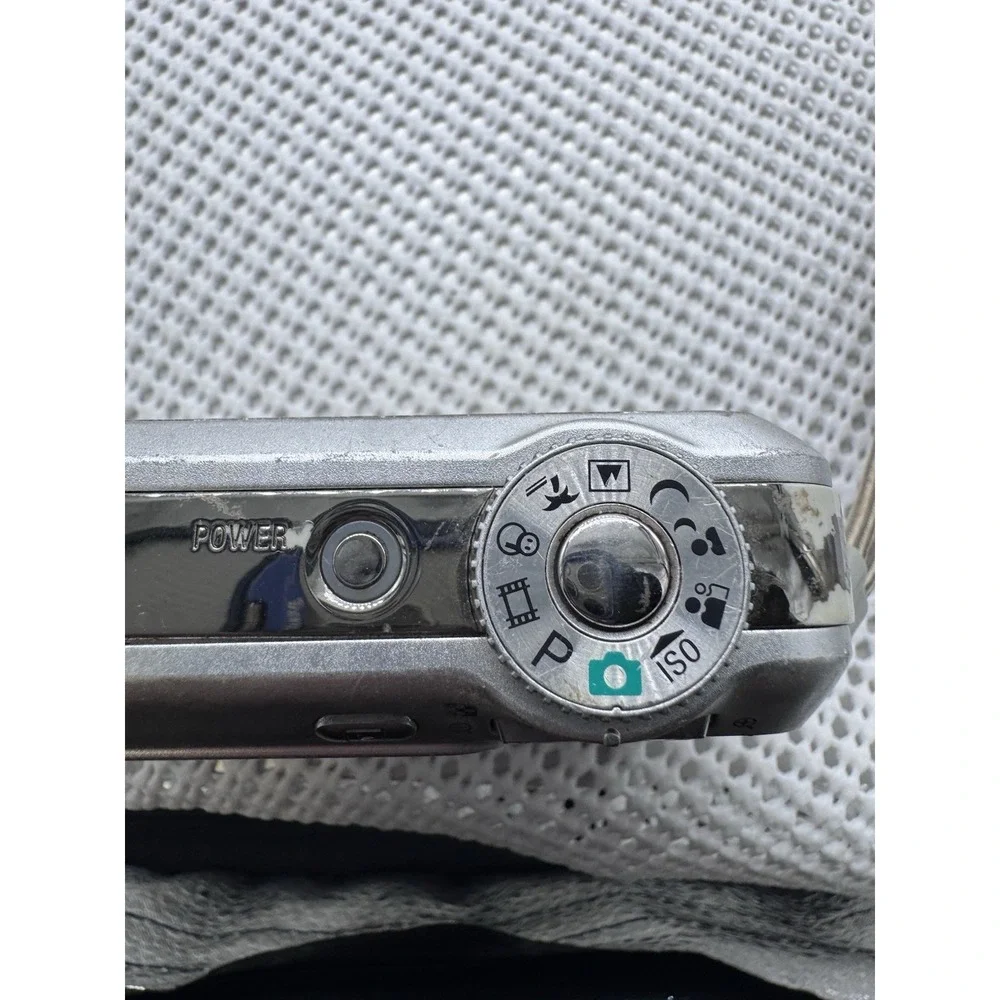 Sony Cyber-shot DSC-S700 7.2MP Digital Camera Silver Parts Repair Not Working